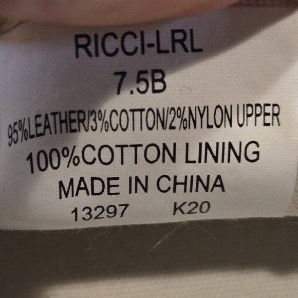 Lauren Ralph Lauren slip on shos sneakers in a women's size 7.5. EUC - Picture 12 of 14